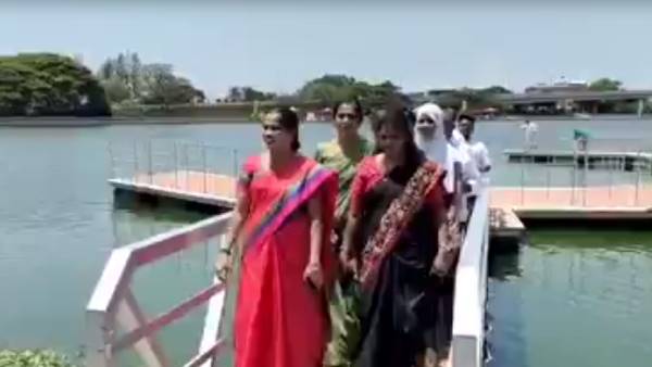 அதிகாரிகளுடன் ஆலோசனை 