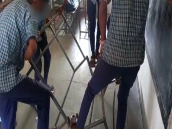  மாணவர்கள் சஸ்பெண்ட்