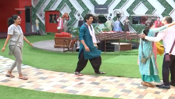 6 போட்டியாளர்கள் 