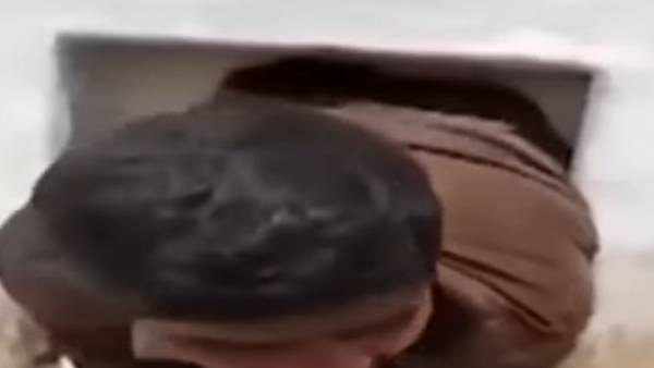  பிடித்த கிராம மக்கள் 