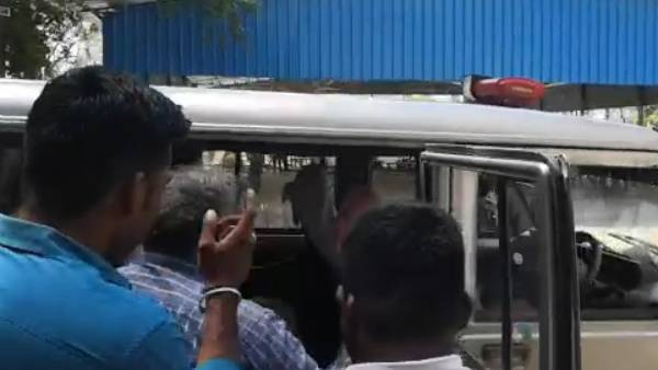  பேராசிரியர் 