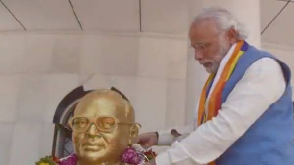 அம்பேத்கர்- மோடி 