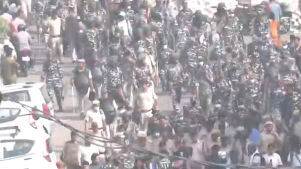 வன்முறையில் நடவடிக்கை 