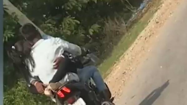  லிப் டூ லிப்