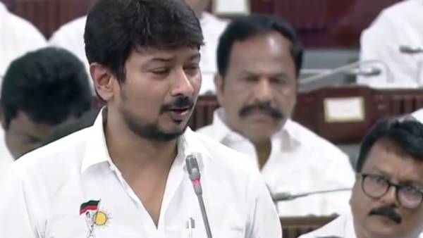 காரில் மாற்றி ஏற்றியது