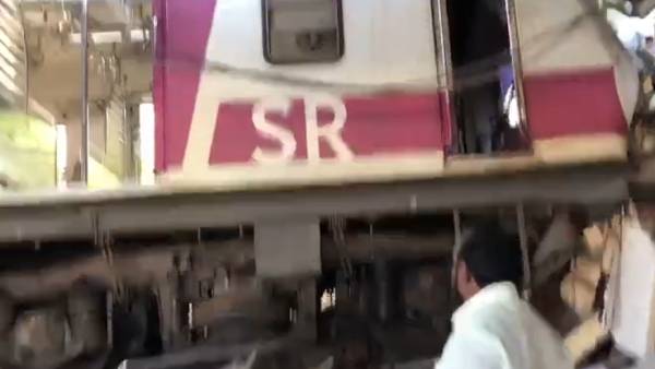 கட்டுப்பாட்டை இழந்த ரயில் 