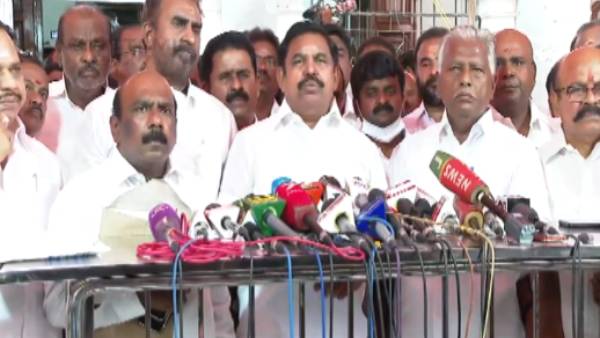  அதிமுக உறுப்பினர்கள் கூச்சல் 