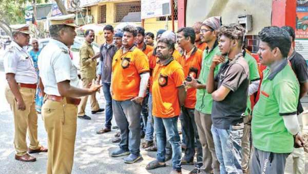  உணவு டெலிவரி ஊழியர்கள் மீது வழக்கு