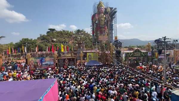 உலகிலேயே உயரமான சிலை 