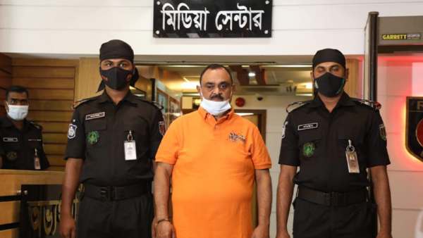 ஆஷிஷை கைது செய்த போலீஸ் 