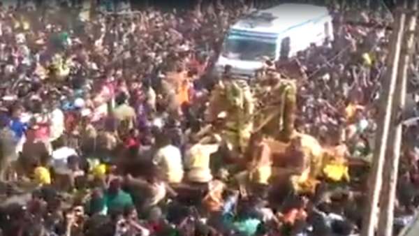 ஆம்புலன்ஸ் வாகனம் 