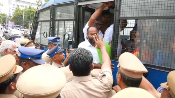 பாஜகவினர் கைது 