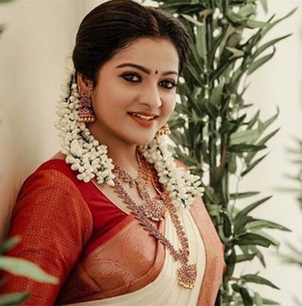 சித்ரா மரணத்தில் 4 பேருக்கு தொடர்பு 