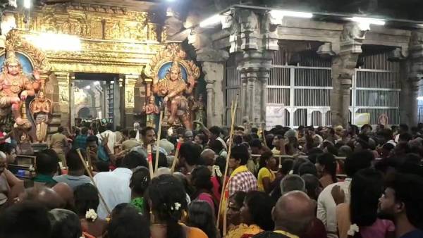  குல தெய்வ வழிபாடு செய்ய குவியும் மக்கள் 