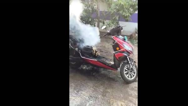 சேதமான பைக் 