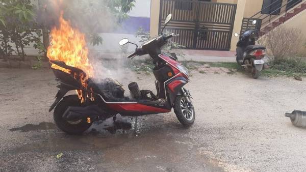 தந்தை, மகள் பலி 