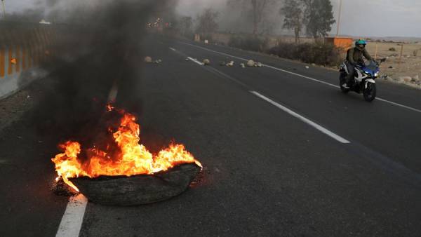 இலங்கையை போல் போராட்டம்