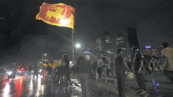  மக்கள் போராட்டம்