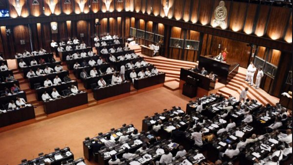 எம்பிக்கள் என்ன செய்தனர்? 