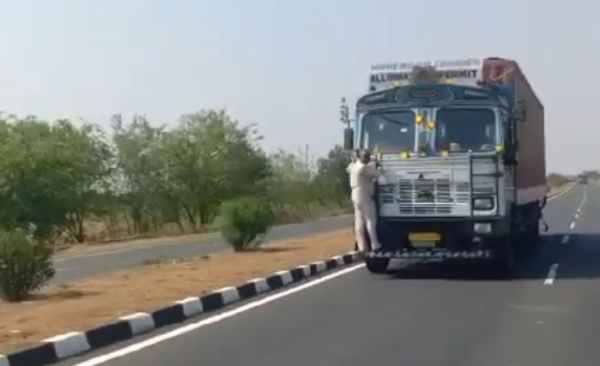 10 கிலோமீட்ட பயணம் 