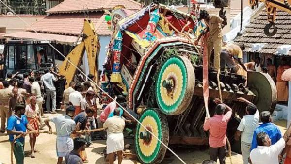 தீ பிடித்த நாமக்கல் தேர் 