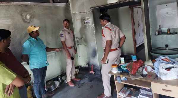 மனைவி குழந்தைகள் மனைவி குழந்தைகள்