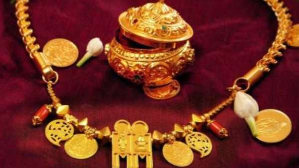 கோயிலில் தாலி கட்டிய தயாரிப்பாளர் 