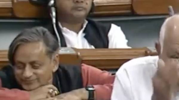 சசி தரூர் விளக்கம் 