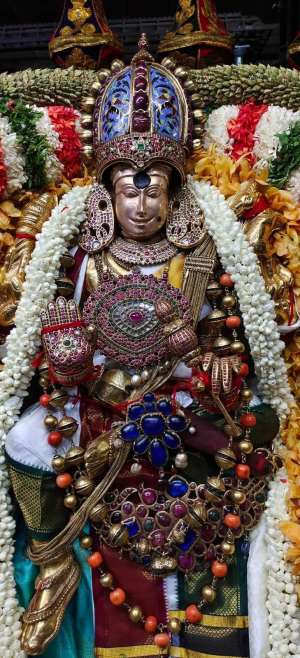 தங்க மிதியடிகள் தங்க மிதியடிகள்