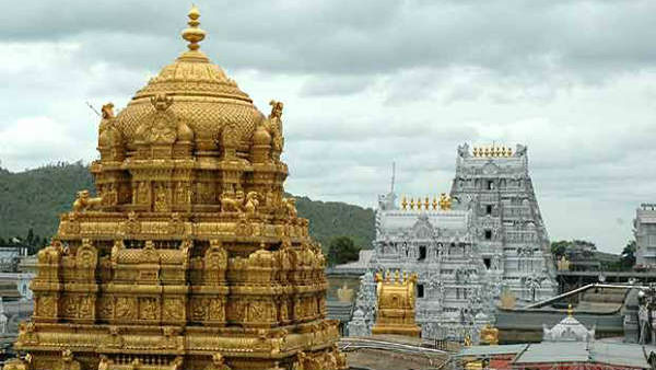 போராட்டத்தில் ஈடுபட்ட பக்தர்கள் 