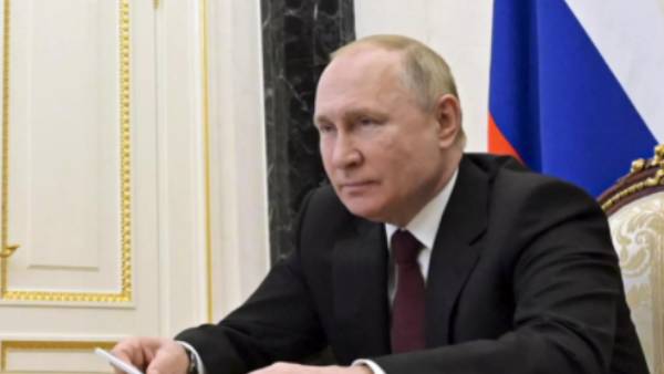 ரஷ்ய அதிபர் விளடிமிர் புடின் 