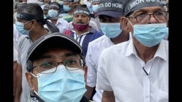 ஆதரவாக பலர் 