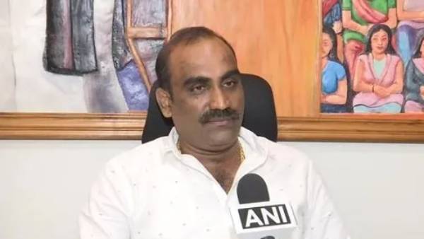 பொதுஇடத்திலும் ஹிஜாப் தடை 