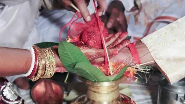 தாக்குதல்- கல்வீச்சு