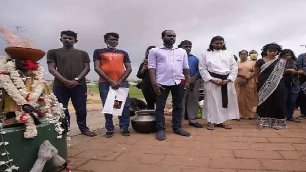 பெரும்பான்மை சிங்களர்கள் 