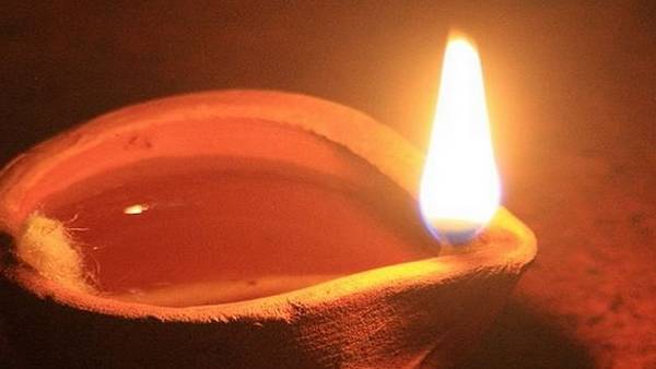  நல்லெண்ணெய் தீபம்