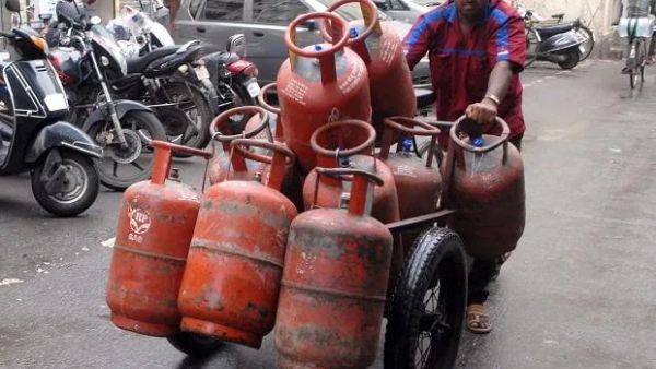 விலை உயர்வால் விரும்பவில்லை 