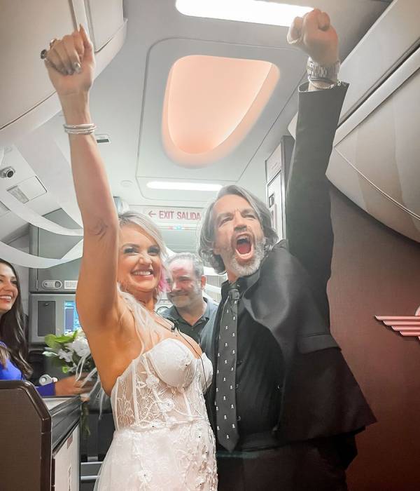 நடுவானில் திருமணம் நடுவானில் திருமணம்