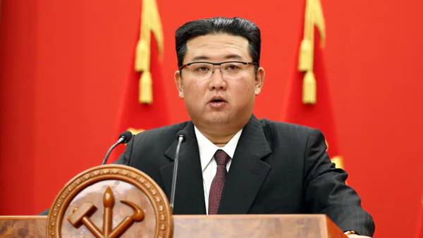 பொதுவெளியில் வெளியீடு 