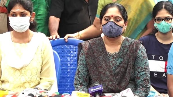 பெயர் வைக்க கோரிக்கை 