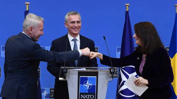  நேட்டோ வரவேற்பு 