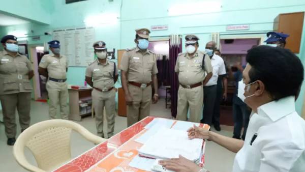 சிறப்பு படி மாதம் ரூ.300 சிறப்பு படி மாதம் ரூ.300