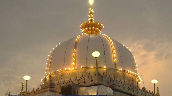 தர்காவுக்கு அடியில் சிவலிங்கம் தர்காவுக்கு அடியில் சிவலிங்கம்