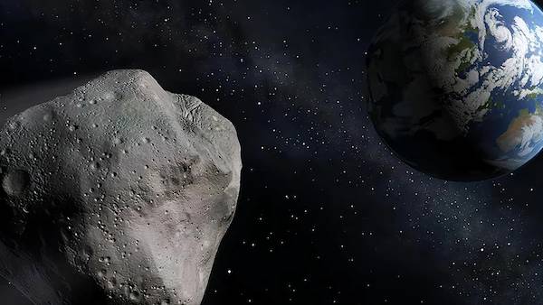  பூமிக்கு மிக அருகில்