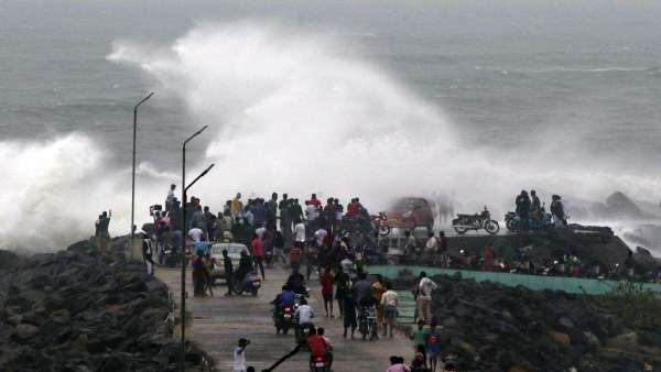 Lightning with heavy rain all over Tamil Nadu says Met office 