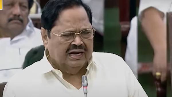 குலுங்கிய அவை 