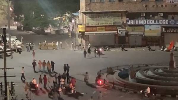 கண்ணீர் புகை குண்டு வீச்சு 