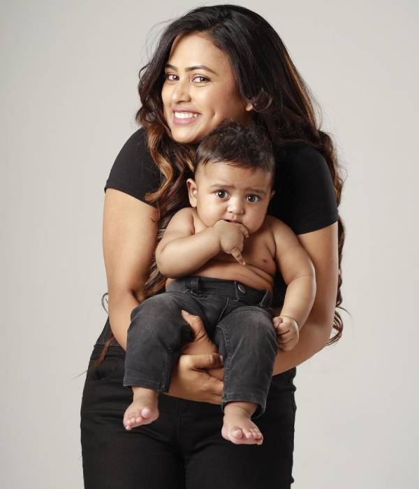  பரீனா போட்டோக்கள் 