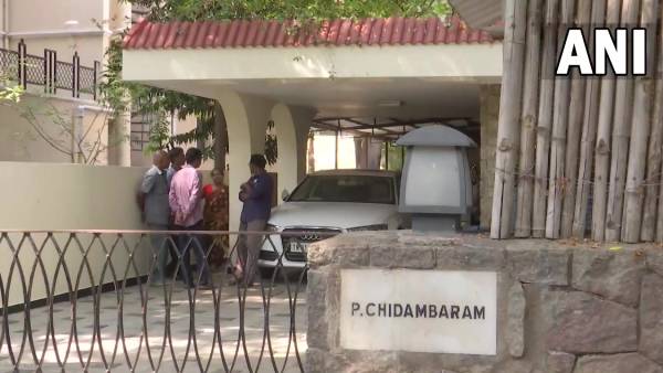 7 இடங்களில் சோதனை 7 இடங்களில் சோதனை