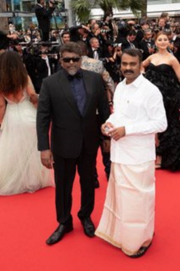 வேட்டி சட்டையில் மாஸ் 